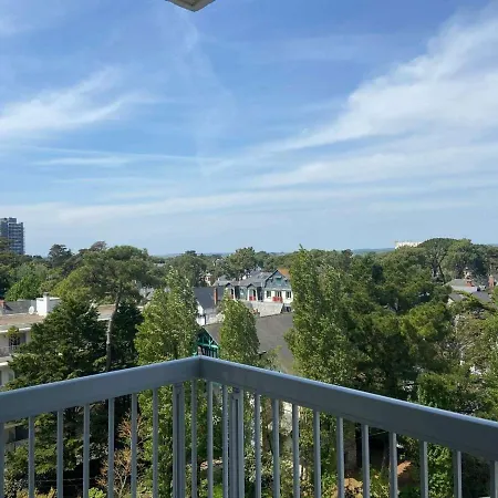 Refait A Neuf Avec Terrasse Et Parking, 1 Chambre, 2 Couchages, - Fr-1-245-165 La Baule