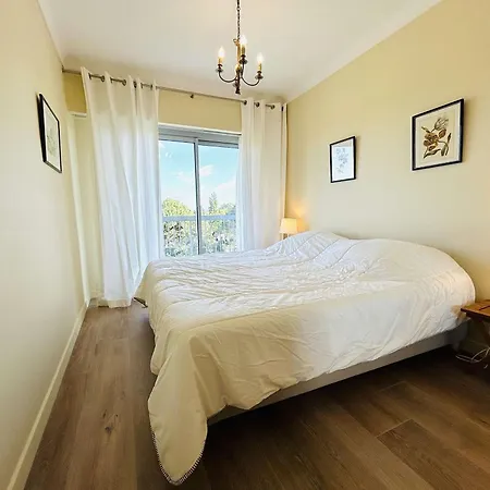 Refait A Neuf Avec Terrasse Et Parking, 1 Chambre, 2 Couchages, - Fr-1-245-165 * La Baule